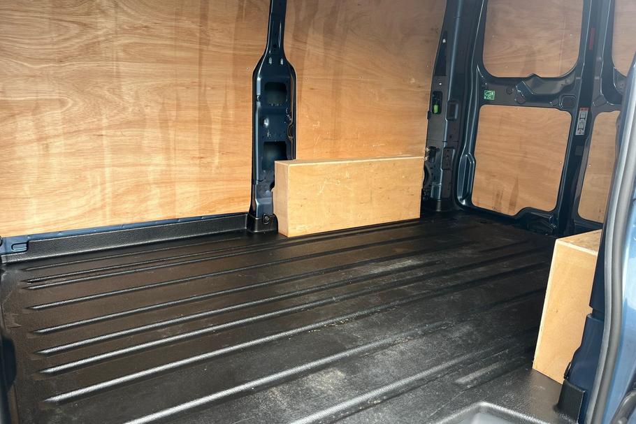 Used FORD TRANSIT CUSTOM WN75AUT 4