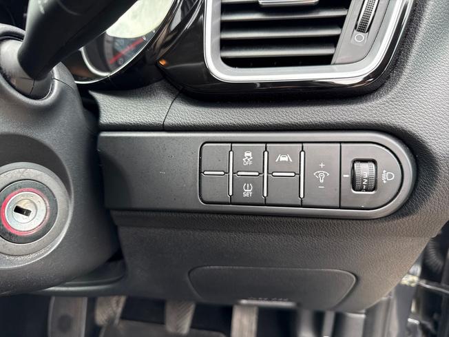 KIA Ceed Photo 28