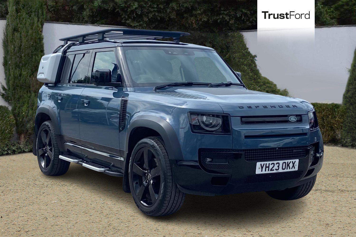 Land Rover DEFENDER Photo 0