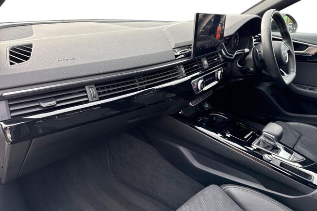 AUDI A4 Avant Photo 2