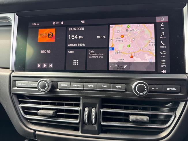 PORSCHE Macan Photo 41