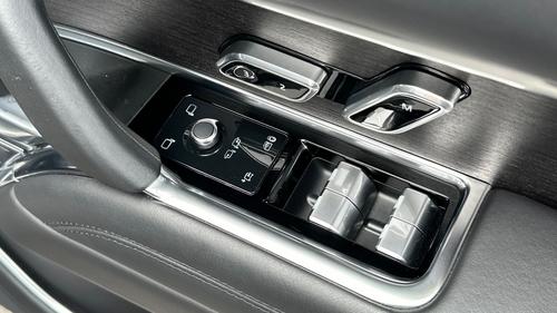 Land Rover Range Rover Photo autoimg-d9d0963849a7798636204eea616ff72d5c187d41.jpg