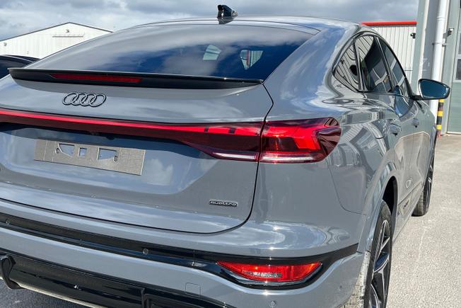 AUDI  Q6 Sportback Photo 18