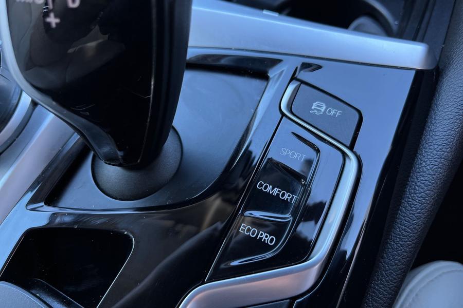 BMW 5 SERIES Photo autoimg-d9dec15e236018d5cbf950742d1ea2e2263d2ab7.jpg