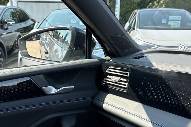 VOLKSWAGEN Tiguan Photo 32