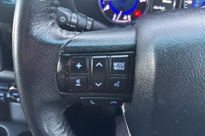 TOYOTA Hilux Photo 16