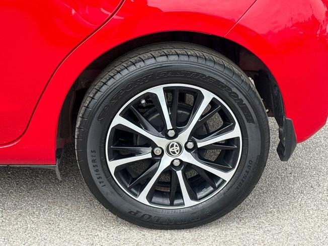 TOYOTA Yaris Photo 23