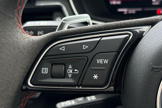 AUDI Rs4 Avant Photo 16
