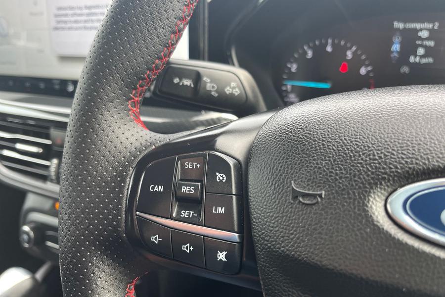 Ford FOCUS Photo autoimg-d9f08208abb93d19d6702d41ff32105be8019a6f.jpg