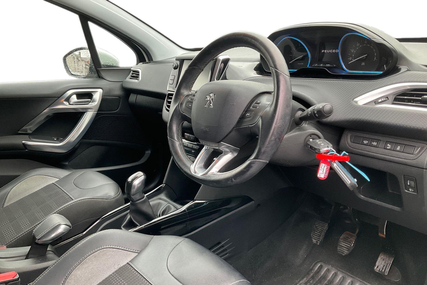 Peugeot 2008 Photo 8