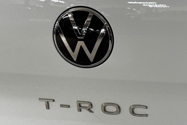 VOLKSWAGEN T-Roc Photo 27