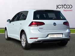 VOLKSWAGEN Golf Photo 3