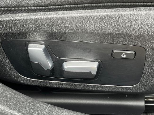 BMW I4 Photo 29