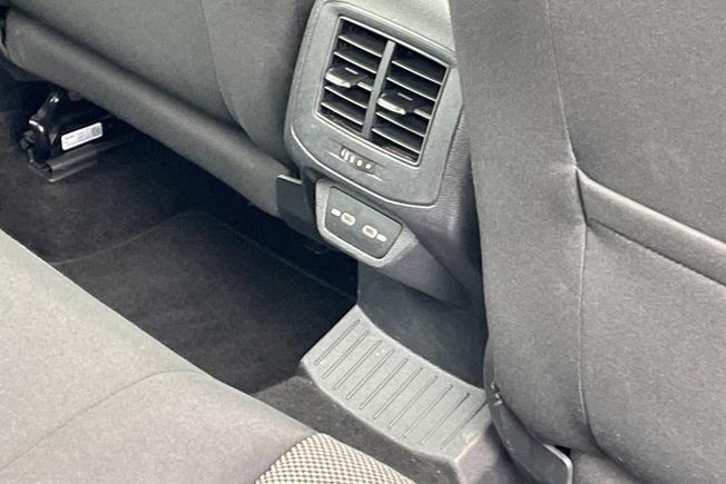 VOLKSWAGEN T-Roc Photo 47