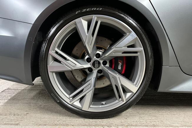 AUDI Rs6 Avant Photo 5