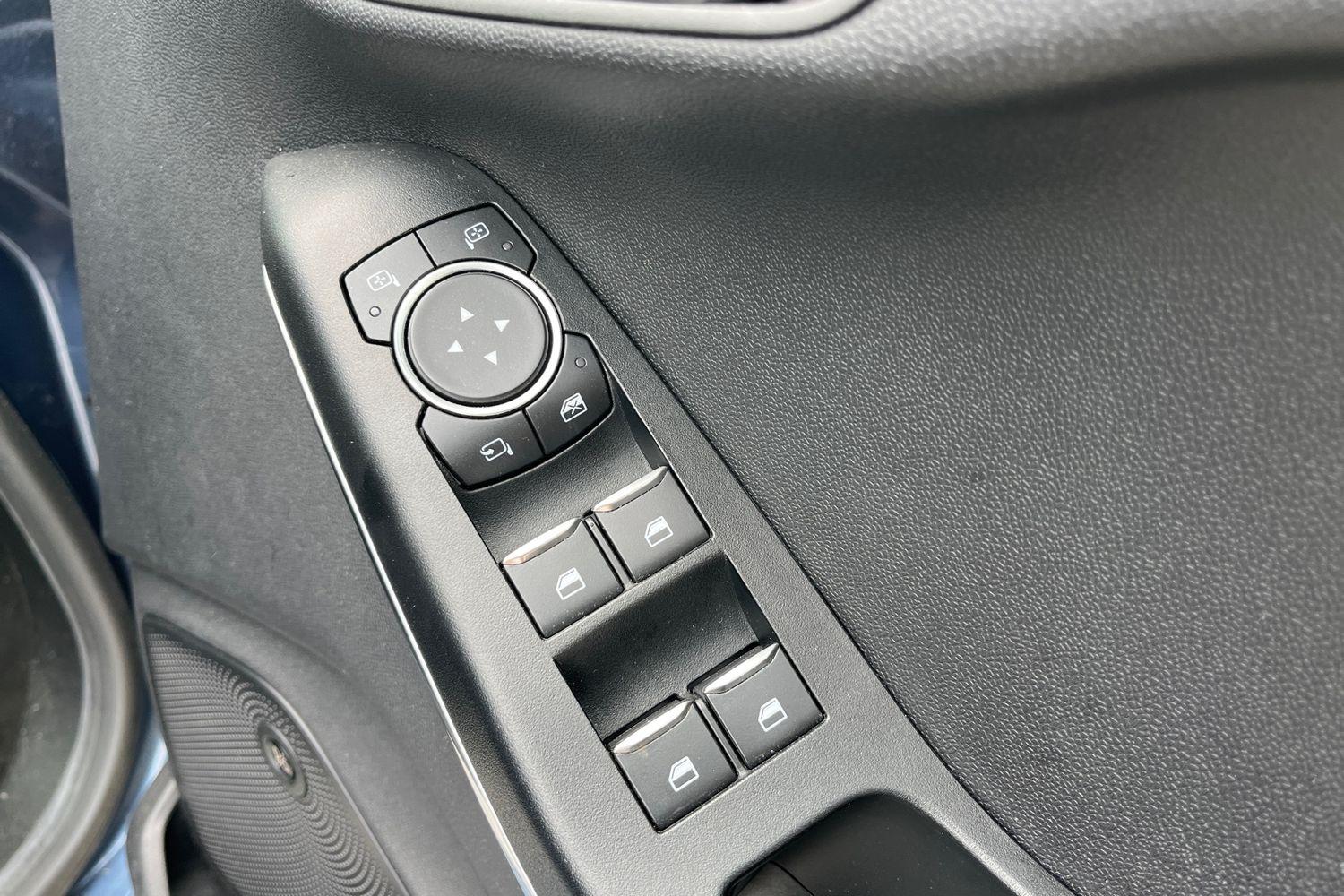 Ford FIESTA Photo 15