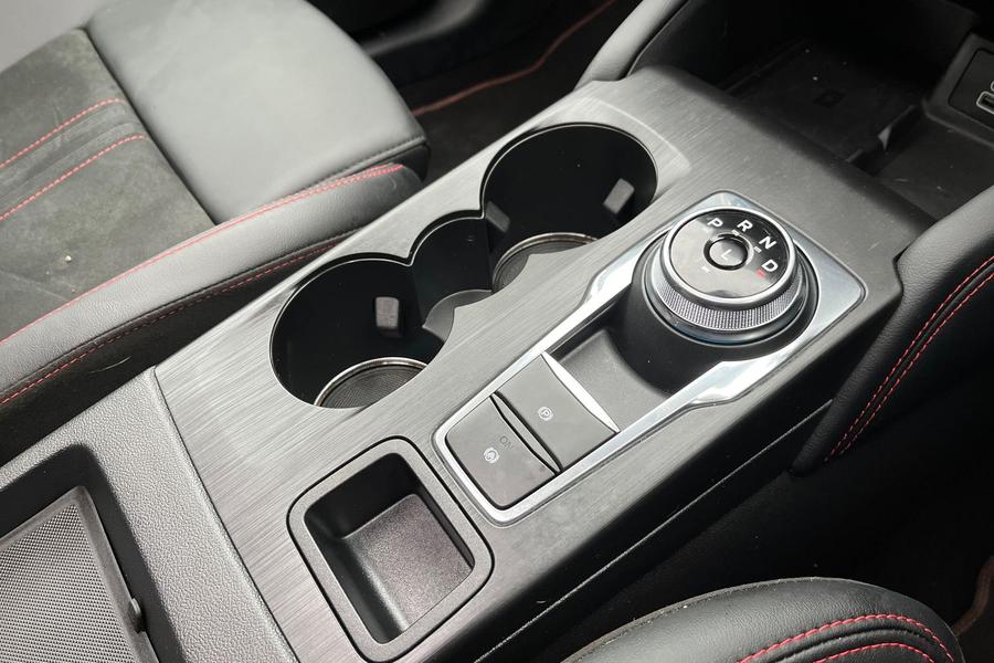 Ford KUGA Photo autoimg-d9fdf5145d44e8e29b9a547ee04c56689d1ba2b0.jpg