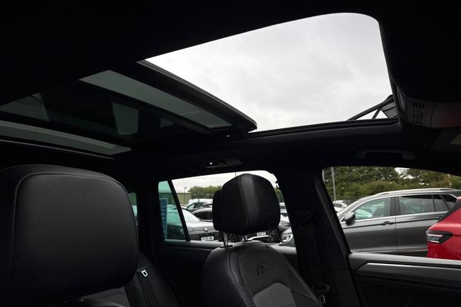 VOLKSWAGEN Tiguan Photo 21