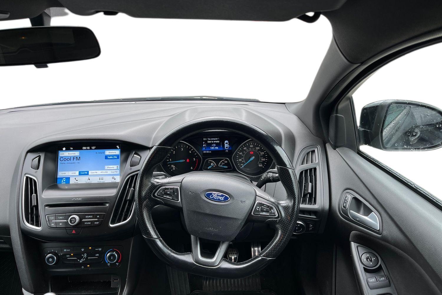 Ford FOCUS Photo 10