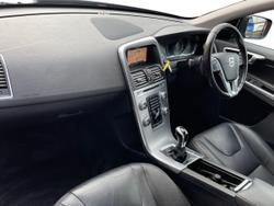VOLVO XC60 Photo 2