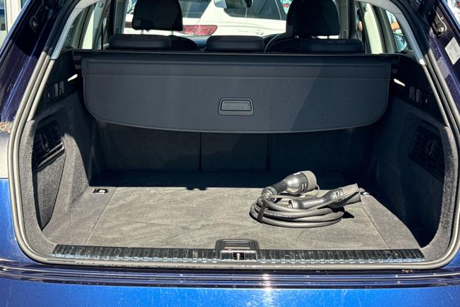 AUDI e-tron Photo 12