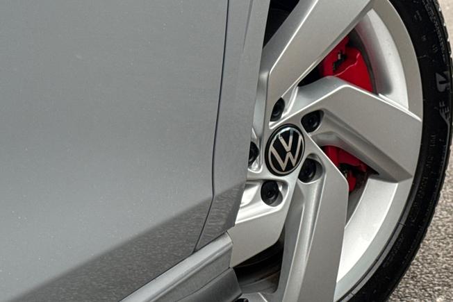 VOLKSWAGEN Golf Photo 50