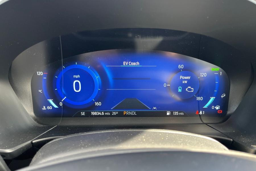 Ford KUGA Photo autoimg-da101a89b16973100534c4bb66a9484d296324d1.jpg