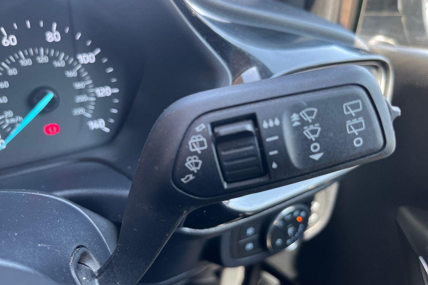 Ford FIESTA Photo 14
