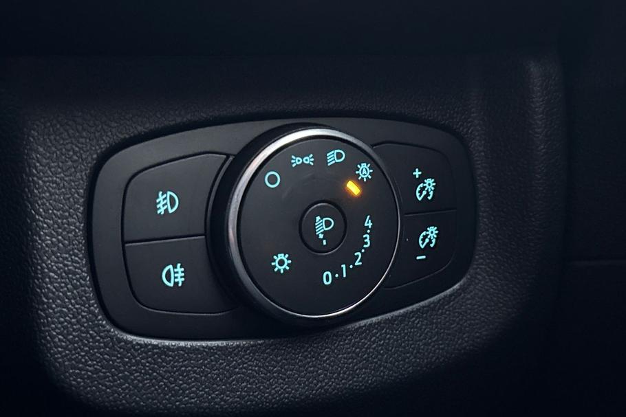 Used Ford E-TRANSIT COURIER 31