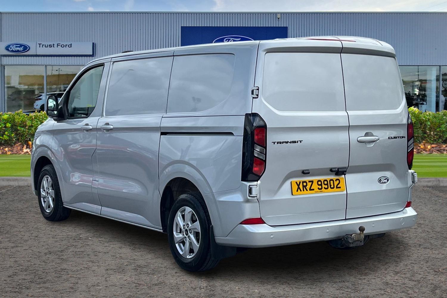 Ford TRANSIT CUSTOM Photo 1