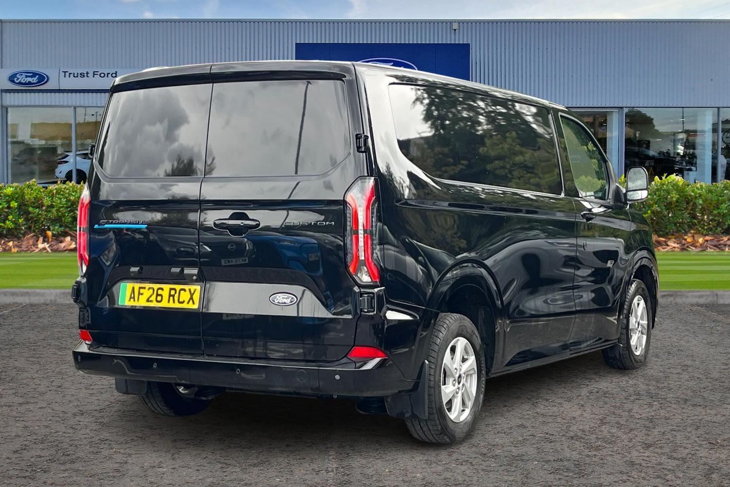 Ford E-TRANSIT CUSTOM Photo 3