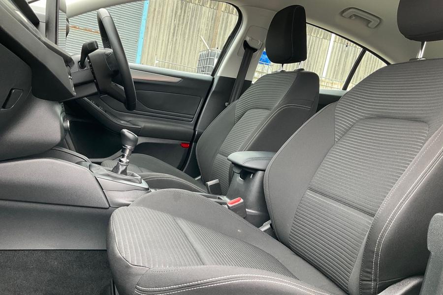 Ford Focus Photo autoimg-da26248f4e268355473ad0e360290b9595db1747.jpg