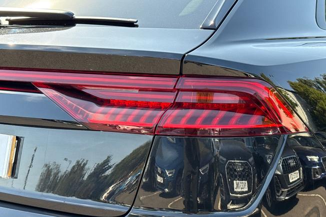 AUDI Sq8 Photo 18