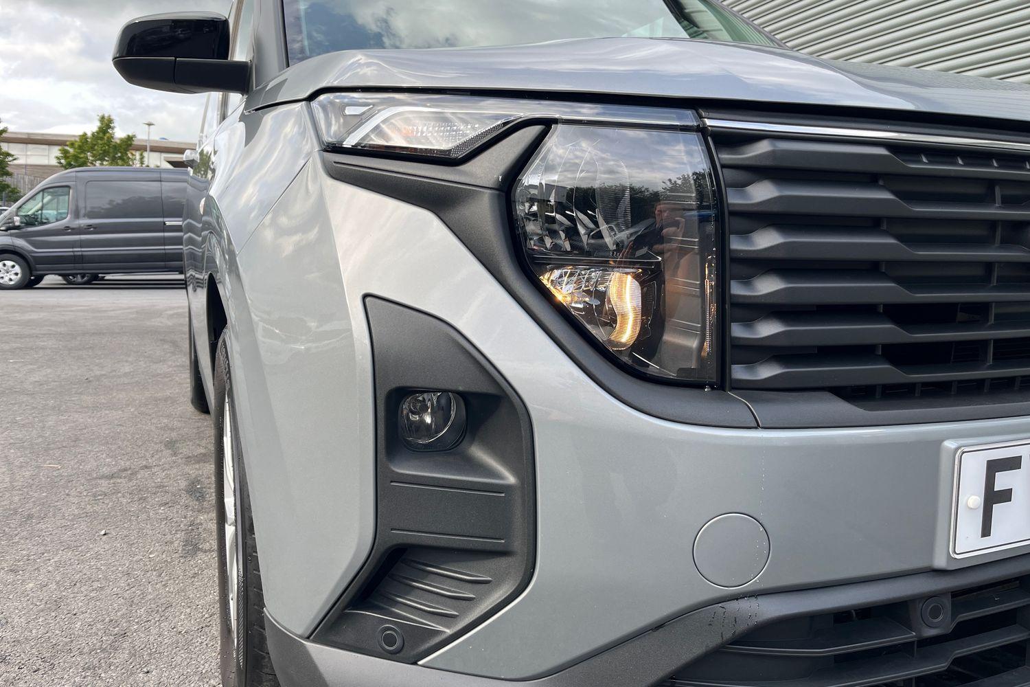 Ford TRANSIT COURIER Photo 20