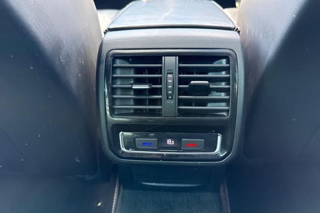 VOLKSWAGEN Passat Photo 49