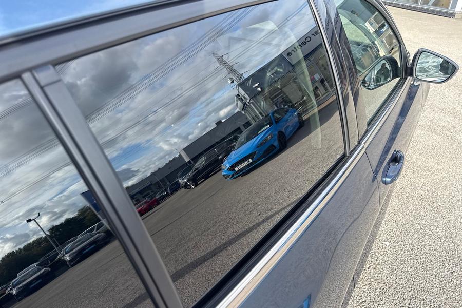 Ford FOCUS Photo autoimg-da2e3b9cd70019f54a7ae064dafe0988a88878ee.jpg