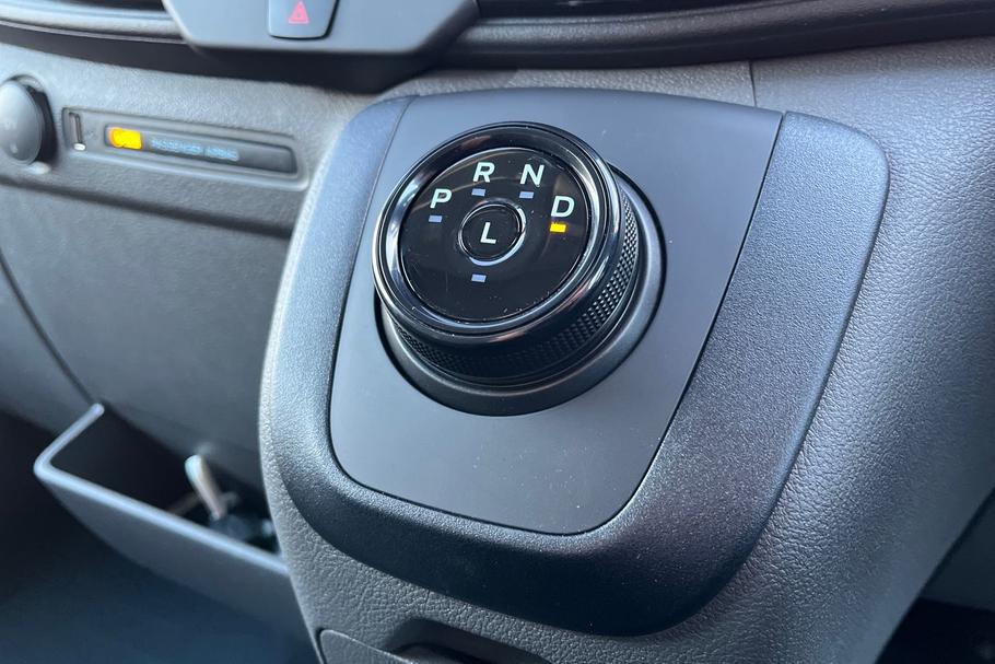 Used Ford E-TRANSIT 9