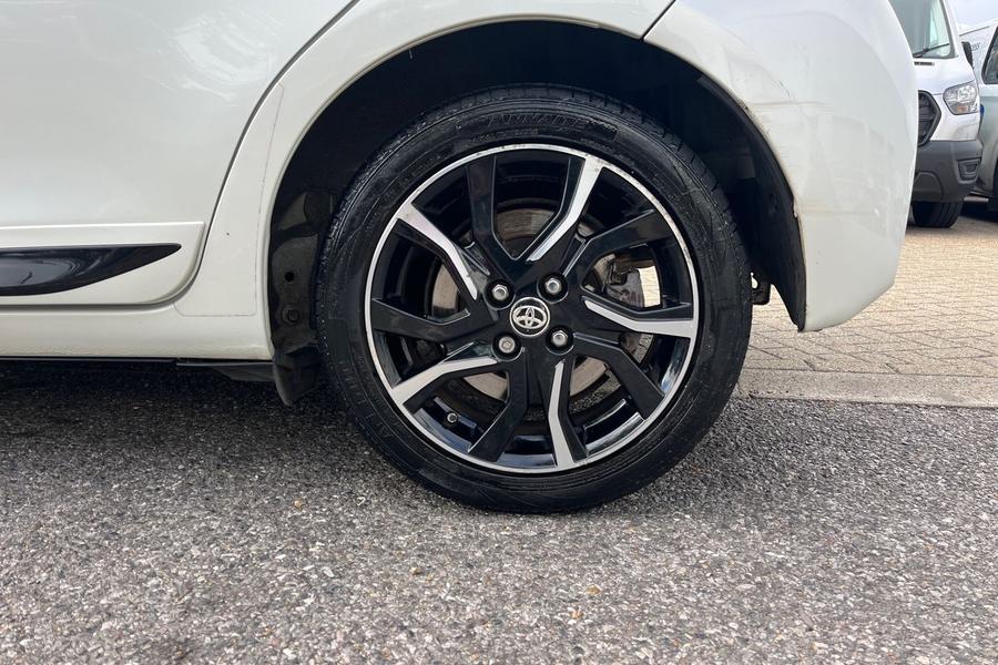 Toyota Yaris Photo autoimg-da38e36ebcaf4e52af96d07c3e76ea94e766c69b.jpg