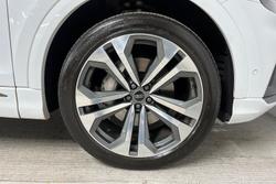 AUDI Q8 Photo 5