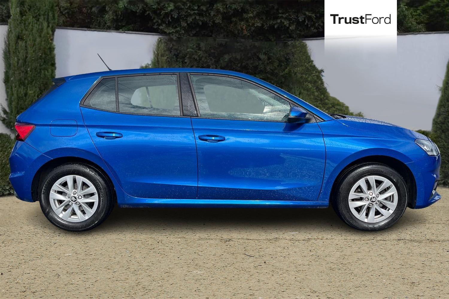 Skoda FABIA Photo 2