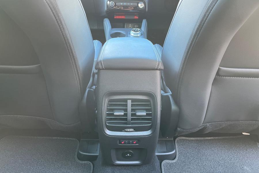 Ford KUGA Photo autoimg-da4ad1d32ad0f39fa0bfc92c92c7eaa35b56e129.jpg
