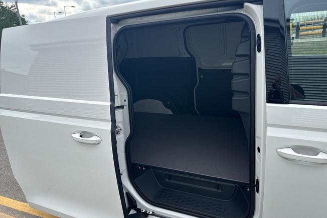 Volkswagen ID. Buzz Cargo Photo 28