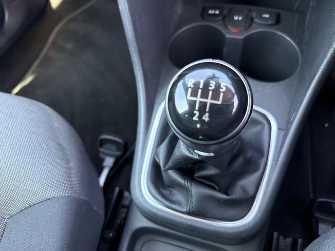 VOLKSWAGEN Polo Photo 29