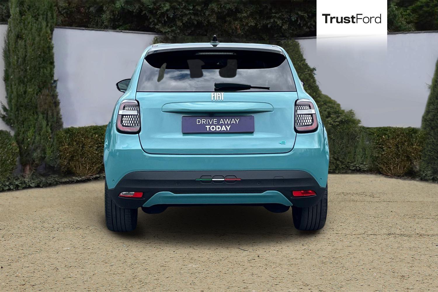 Fiat 600e Photo 6