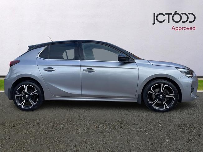VAUXHALL Corsa Photo 4