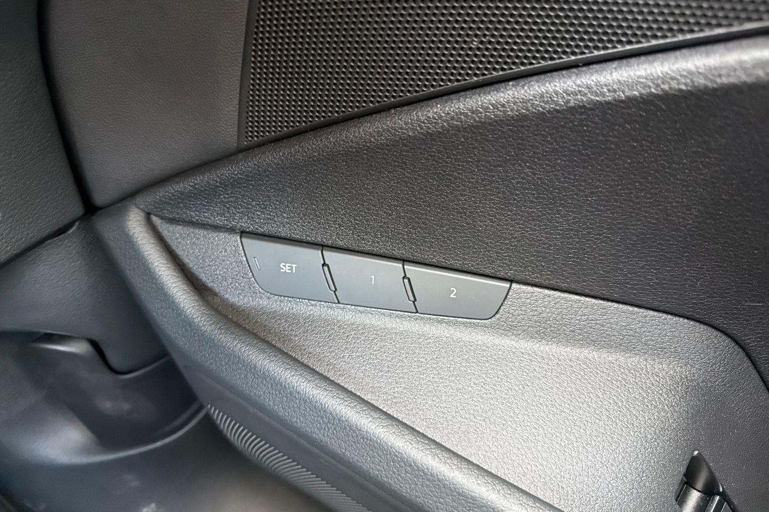 Audi E-TRON Photo 35