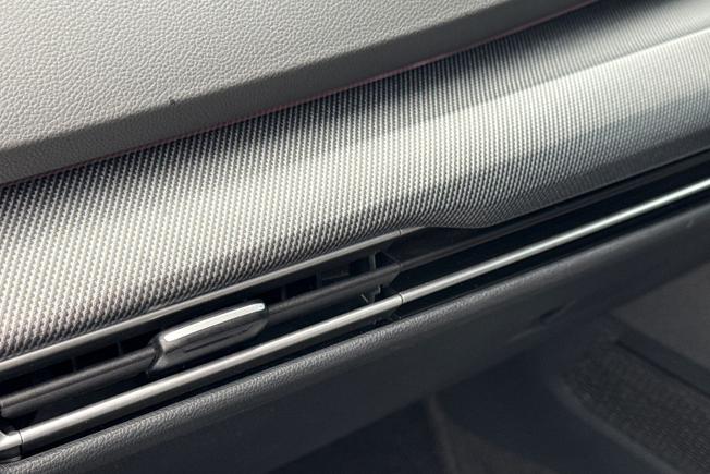 Volkswagen Golf Photo 45