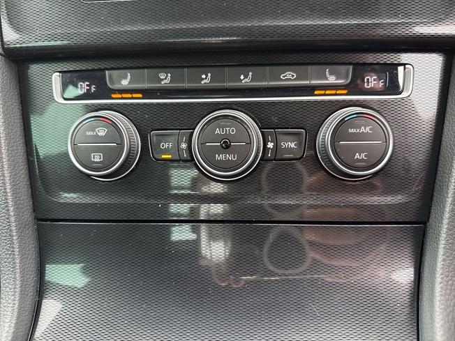 VOLKSWAGEN Golf Photo 34