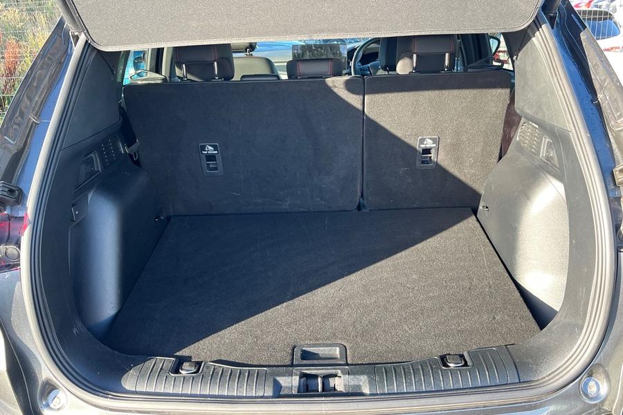Ford Kuga Photo autoimg-da65cedbb549981fbb64386b69dec694b1b8eafb.jpg