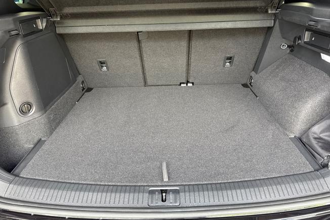 VOLKSWAGEN Tiguan Photo 12